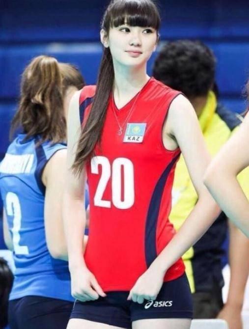 排球萨比娜生活照,赛场风采之外的日常生活掠影