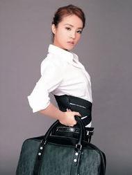 白衬衫 娱乐八卦,明星们的时尚与八卦